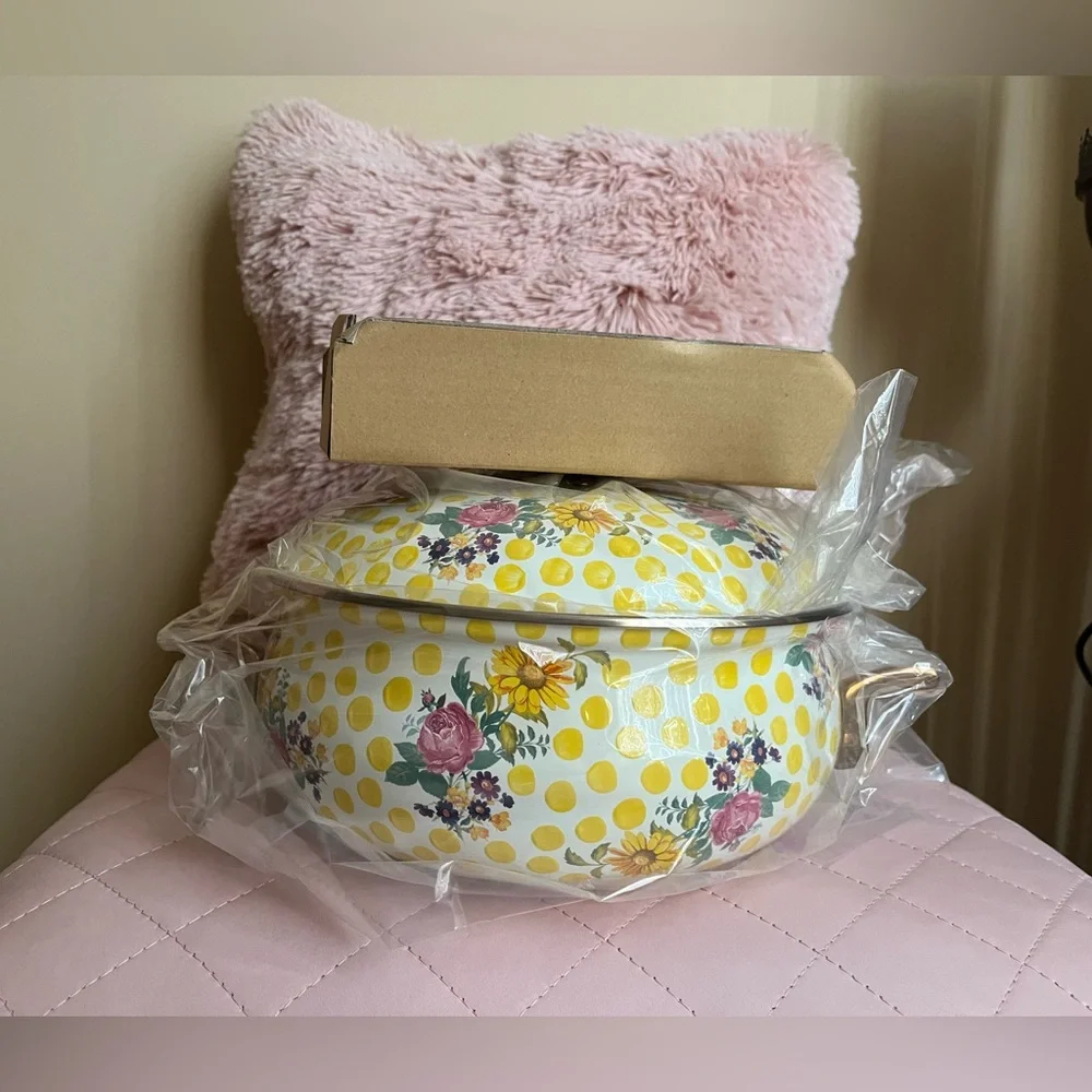 Mackenzie-Childs NWT Retired Buttercup 5 QT Casserole 💕 - Picture 3 of 7